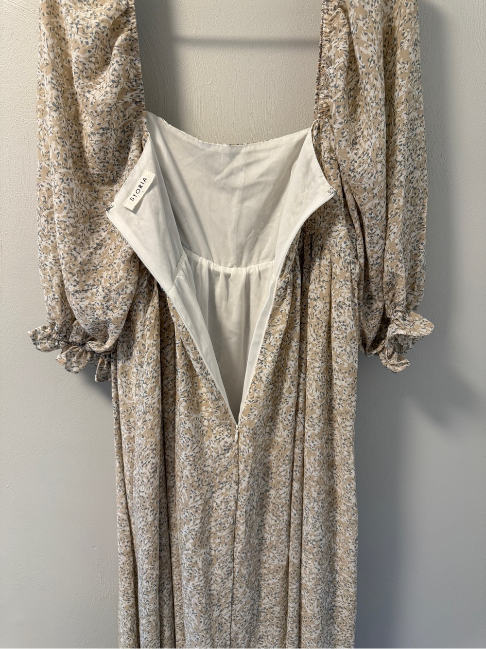 Storia Neutral Floral Maxi Dress in Beige and Cream size L - Picture 5 of 8